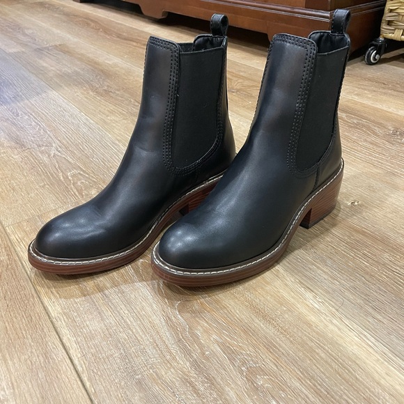 Steve Madden Shoes - Steve Madden Black Leather Ankle Booties